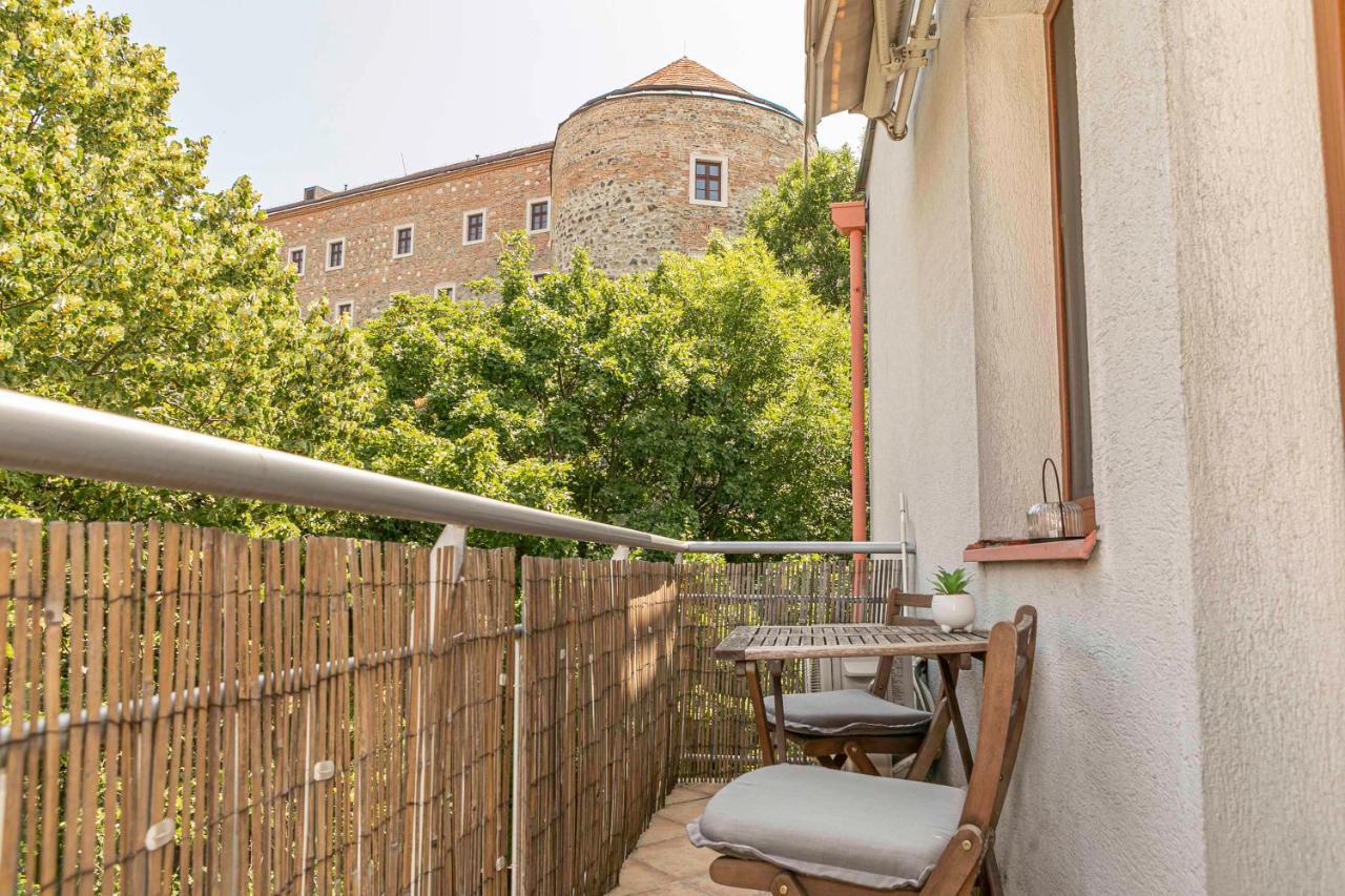 Castle View Apartment With Free Parking 브라티슬라바 외부 사진