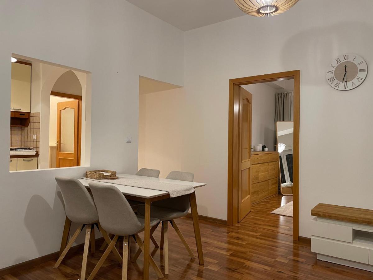 Castle View Apartment With Free Parking 브라티슬라바 외부 사진